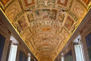 ローマ：バチカン美術館、システィーナ礼拝堂、サンピエトロ大聖堂のツアーとアペリティーボをお楽しみください