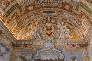 ローマ：バチカン美術館、システィーナ礼拝堂、サンピエトロ大聖堂のツアーとアペリティーボをお楽しみください