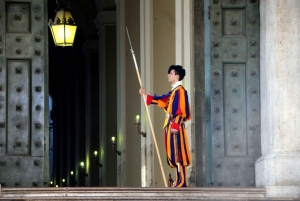 ローマ：バチカン美術館、システィーナ礼拝堂、サンピエトロ大聖堂のツアーとアペリティーボをお楽しみください