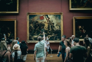 ローマ：バチカン美術館、システィーナ礼拝堂、サンピエトロ大聖堂のツアーとアペリティーボをお楽しみください