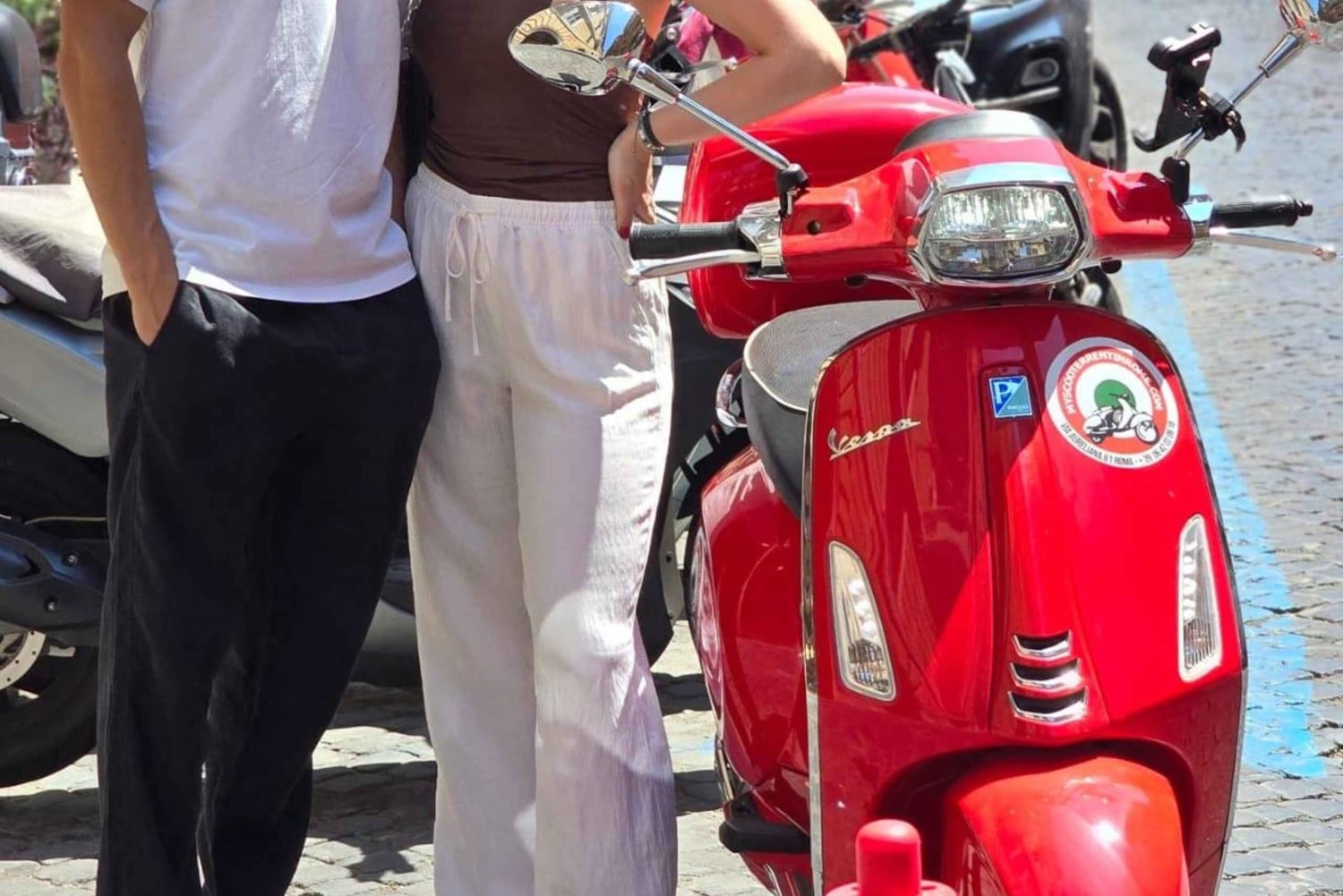 Rome: Vespa 125cc Daily rental ( Rome Termini & Vatican )