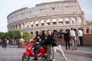 Roma: giro in Vespa con foto e degustazioni dolci