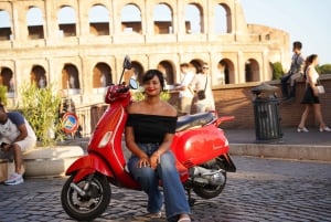 Roma: giro in Vespa con foto e degustazioni dolci
