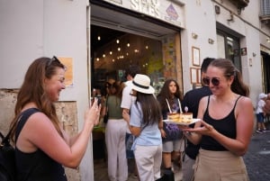 Roma: giro in Vespa con foto e degustazioni dolci