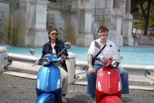 Roma: giro in Vespa con foto e degustazioni dolci