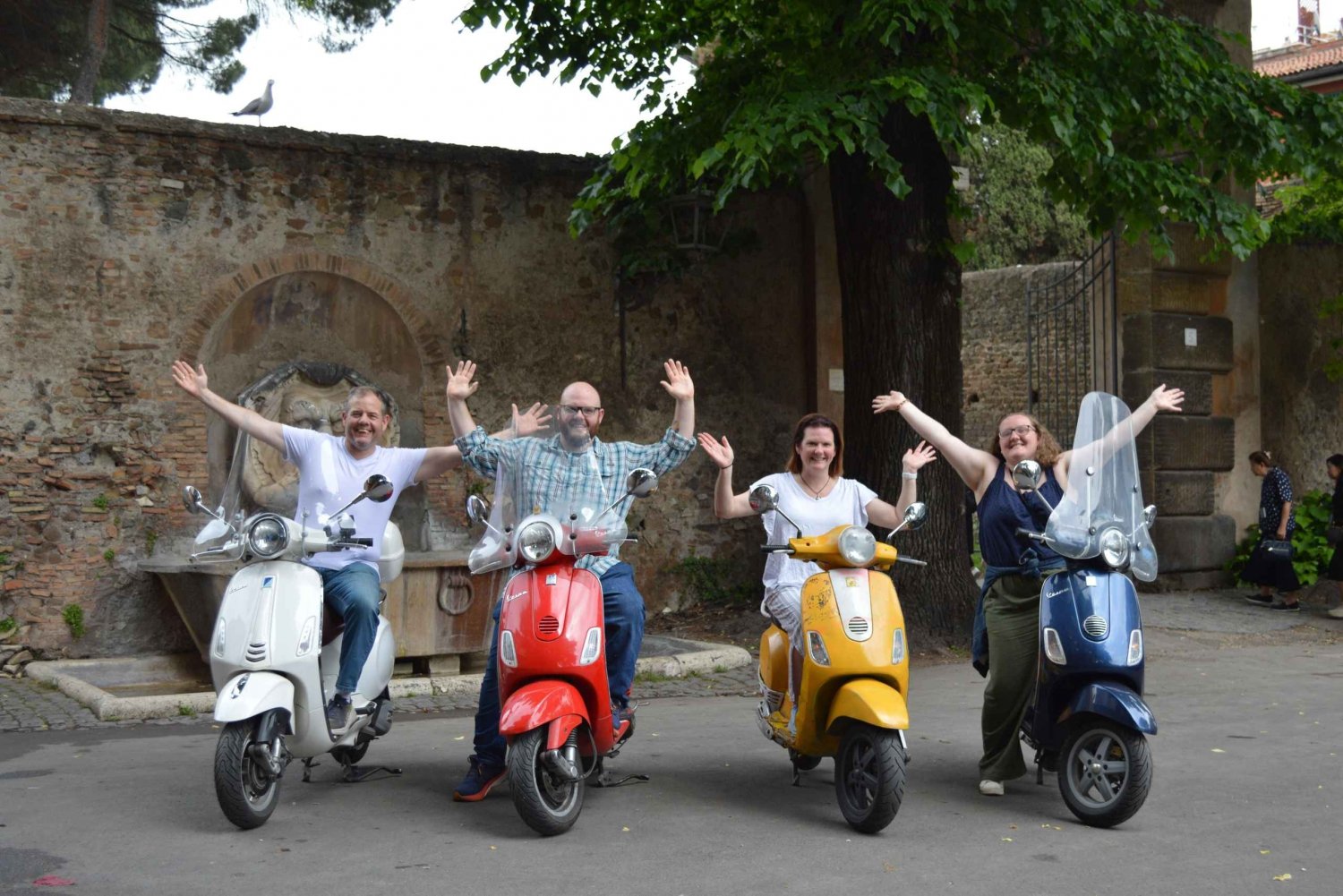 Rome: Vespa scooter tour 'When in Rome'