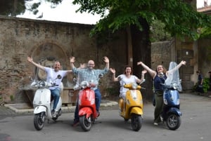 Rome: Vespa tour “When in Rome” with Dessert and Photography