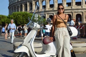 Rome: Vespa tour “When in Rome” with Dessert and Photography