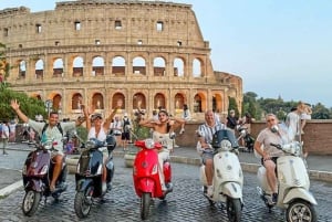 Rome: Vespa tour “When in Rome” with Dessert and Photography