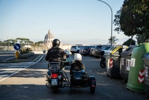 Rome: Evening Vespa Sidecar City Tour