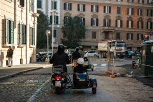 Rome: Evening Vespa Sidecar City Tour