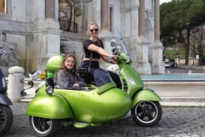 ローマ：ホテル送迎付きベスパサイドカーツアー&ジェラート