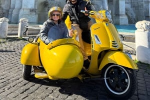 ローマ：ホテル送迎付きベスパサイドカーツアー&ジェラート