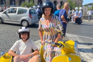 ローマ：ホテル送迎付きベスパサイドカーツアー&ジェラート