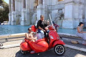 ローマ：ホテル送迎付きベスパサイドカーツアー&ジェラート