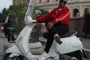 ローマ：ベスパツアー（写真サービス付き）小グループハイライト