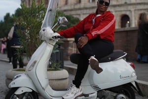 Rzym: wycieczka skuterem Vespa z usługami fotograficznymi Najważniejsze atrakcje w małej grupie