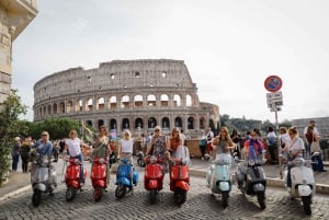 ローマ：写真撮影ポイント付きベスパツアーと市中心部ピックアップ