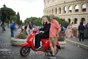 Rom: Vespa-tur med fotostop og afhentning i byens centrum