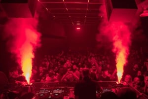 Rooma: VIP Nightlife Experience with Open Bar and Bus Tour: VIP Nightlife Experience with Open Bar and Bus Tour