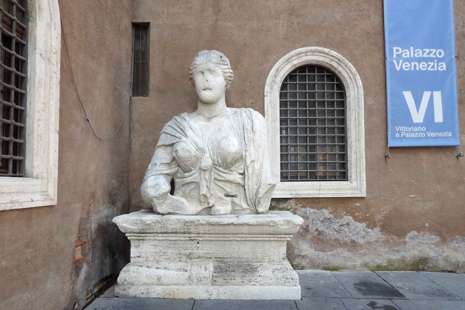 Rome: Walking Tour with Local Guide