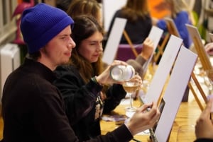 Rome: Wine and Paint Experience in Piazza Navona