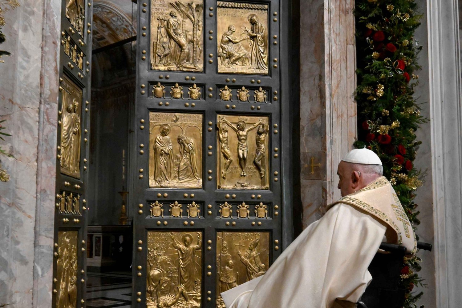 Saint Peter's Basilica Jubilee 2025 Holy Door Guided Tour