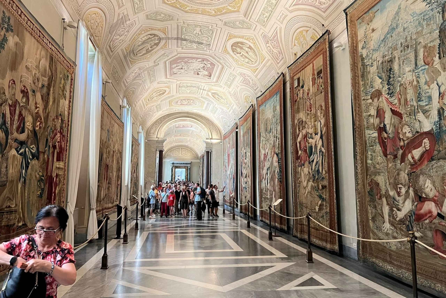 Gå förbi kön till Vatikanmuseet, Sixtinska kapellet och basilikan