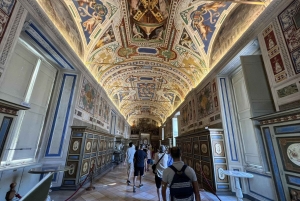 Gå förbi kön till Vatikanmuseet, Sixtinska kapellet och basilikan