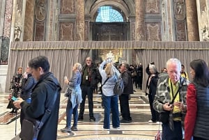 Spring køen over til Vatikanmuseerne, Det Sixtinske Kapel og Peterskirken
