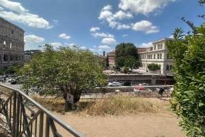 Pienryhmäopastettu kierros Colosseum Rooman foorumi, Palatinus-kukkula