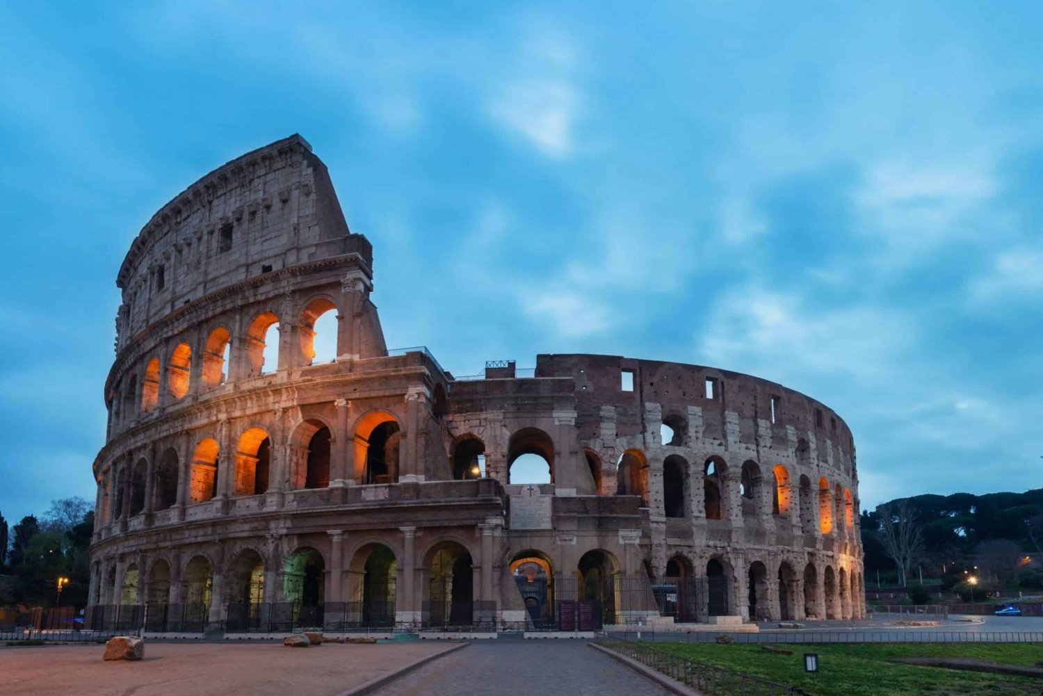 Guided Tour to the Palatine Coliseum and Roman Forum in Rome