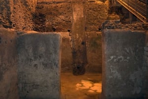 Tour della Fontana di Trevi: Esplora l'antico acquedotto e le rovine romane