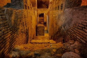 Tour della Fontana di Trevi: Esplora l'antico acquedotto e le rovine romane
