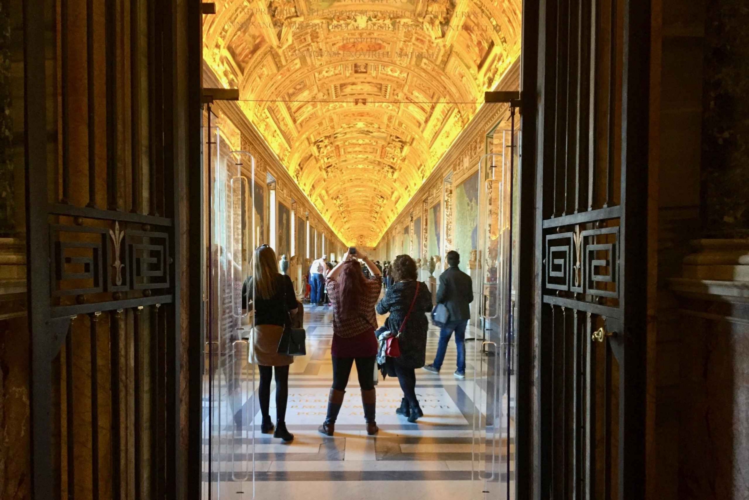 Rome: Vatican & Sistine Chapel & St. Peter's Basilica Access