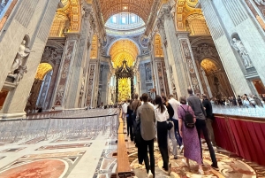 Vatikanen: Rundtur i basilikan med kupolvy och tillgång till underjorden