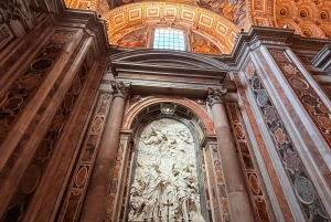 Vatikanen: Rundtur i basilikan med kupolvy och tillgång till underjorden