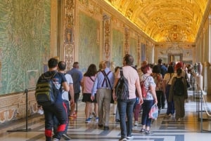 Vatican City: St Peters Basilica and Papal Tombs Guided Tour