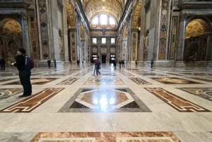 Rome : Visite guidée de la basilique Saint-Pierre avec les tombeaux des papes