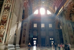Rome : Visite guidée de la basilique Saint-Pierre avec les tombeaux des papes