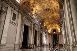 Rome : Visite guidée de la basilique Saint-Pierre avec les tombeaux des papes