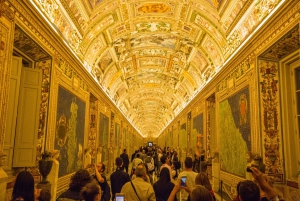 Vaticaanse Musea en Sixtijnse Kapel: avondtour in kleine groep