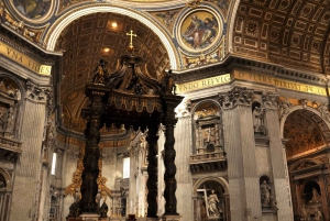 Vatican Museums: Private Tour with Sistine and St. Peter's
