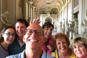 Visite en petit groupe des musées du Vatican avec accès à Saint-Pierre