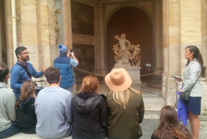 Visite en petit groupe des musées du Vatican avec accès à Saint-Pierre