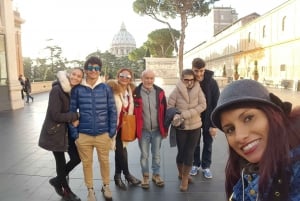 Visite en petit groupe des musées du Vatican avec accès à Saint-Pierre