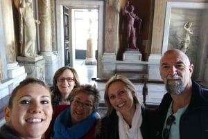 Visite en petit groupe des musées du Vatican avec accès à Saint-Pierre
