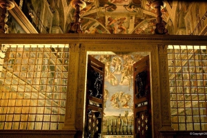 Vatikaanin museot ja Sikstuksen kappeli, lippu jonon ohi