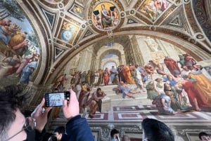 Vatican: Museums & Sistine Chapel Tour with Basilica Access