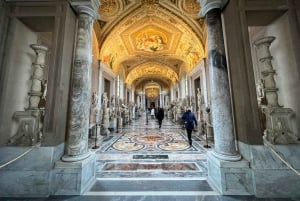 Vatikaanin museot ja Sikstuksen kappeli -kierros, jossa on valinnainen basilikan vierailu